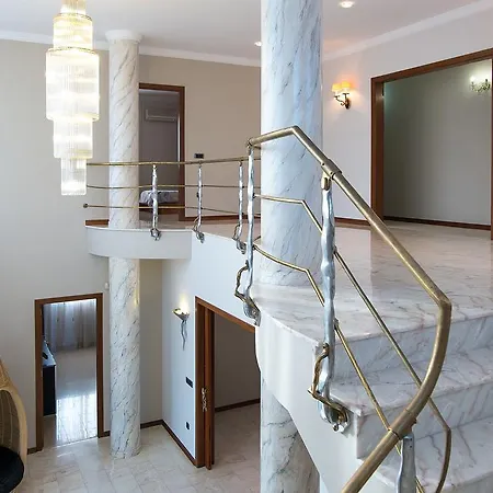 Pani Bed & Breakfast 5*