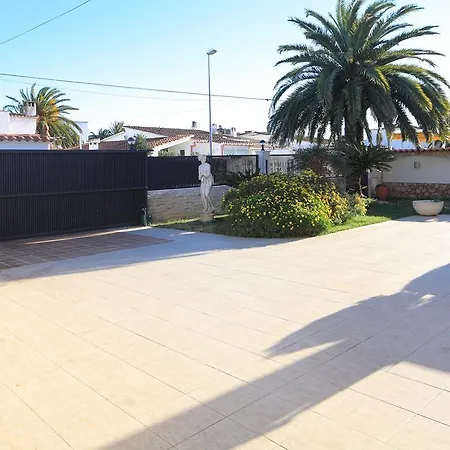 Pani Bed & Breakfast Empuriabrava